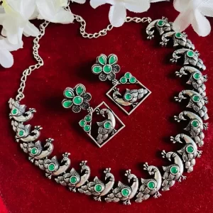 green-peacock-motive-necklace-set