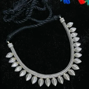 premium-silver-leaf-style-necklace