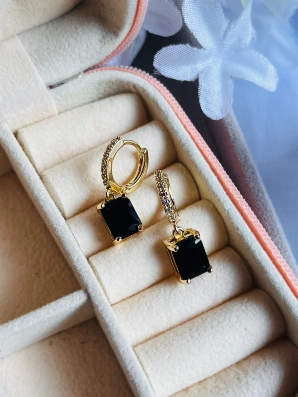 black-stone-premium-earrings