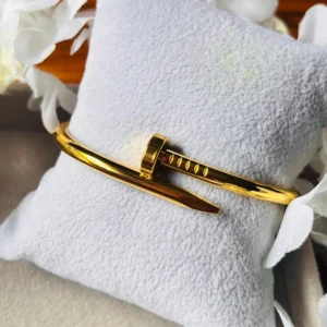 cartier-nail-gold-bangle