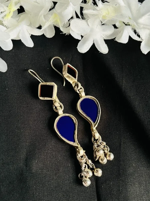 blue-glass-earring