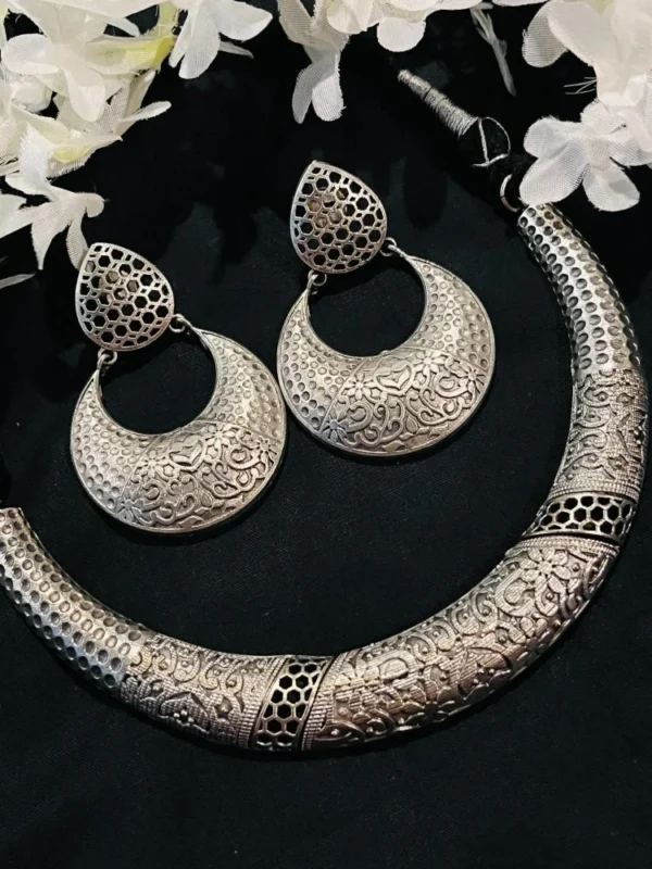 replica-silver-necklace-set