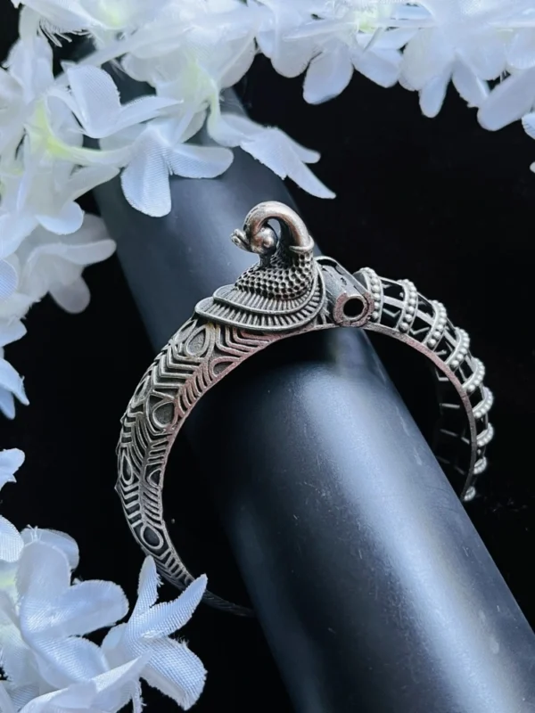 silver-peacock-khilan-bangle