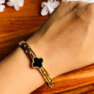 black-clove-stone-bracelet