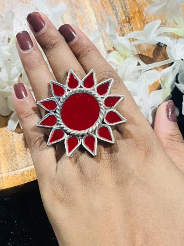 glass-red-finger-ring