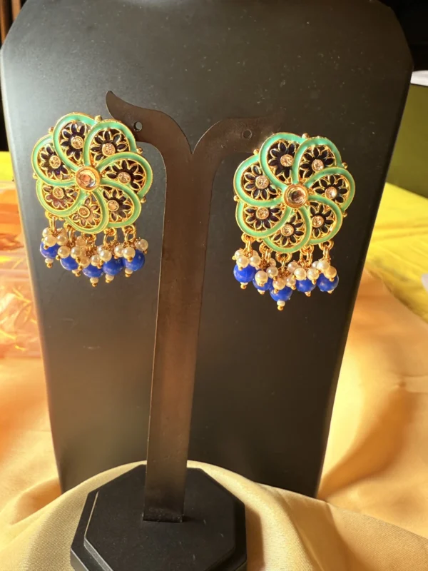 kundan-meena-flower-stud