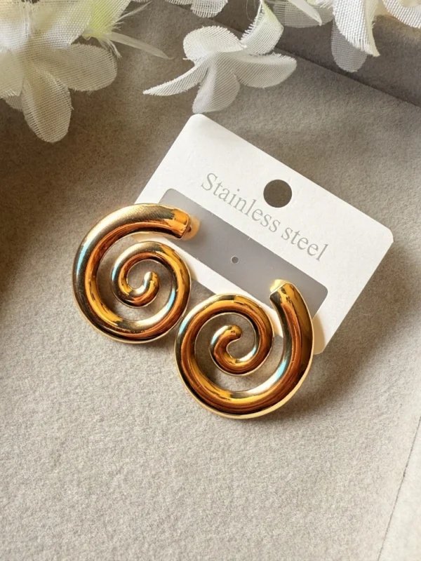 spiral-golden-studs