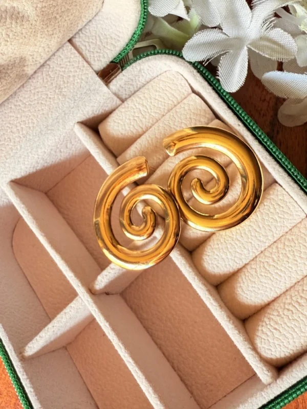 premium-spiral-golden-earrings