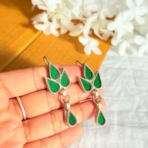 green-glass-silver-earrings