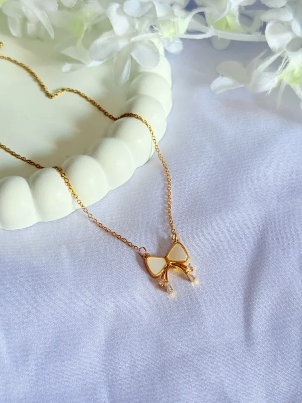 bow-pendant-necklace