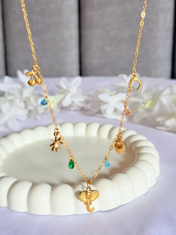 crystal-western-charm-golden-necklace