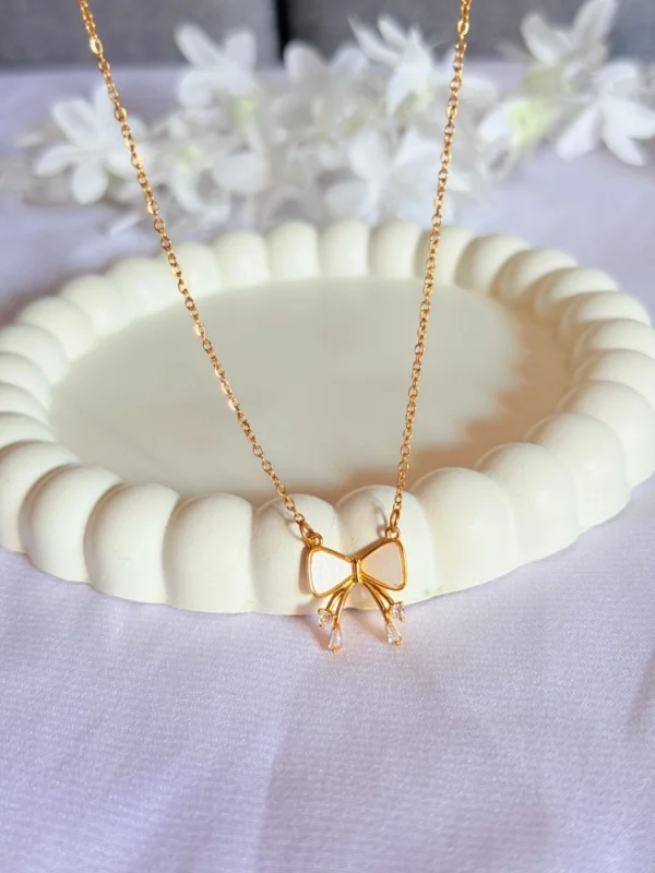 golden-bow-chain-necklace