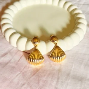 golden-shell-dangler-earrings