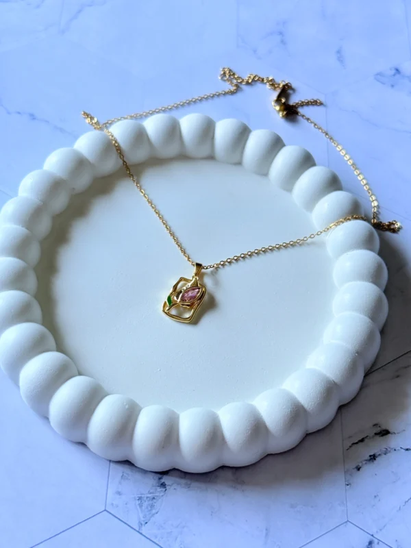 lily-pendant-necklace
