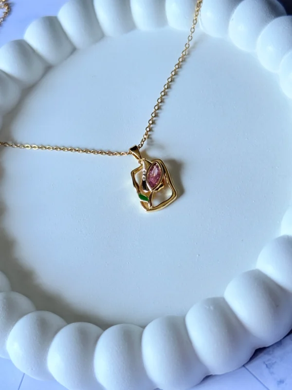 western-lily-necklace