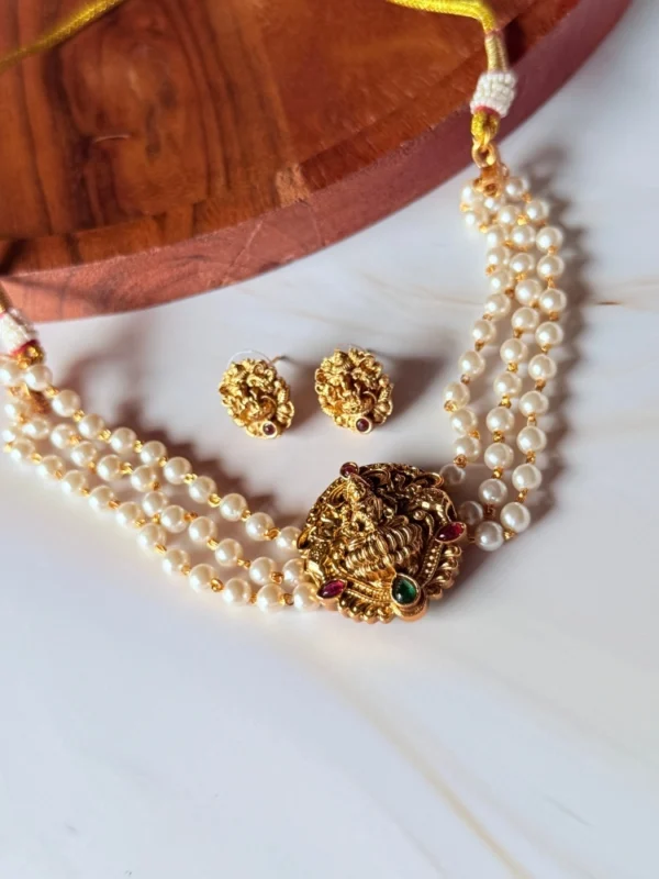 red-green-moti-choker-set