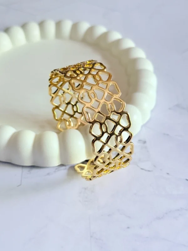 love-golden-handcuff