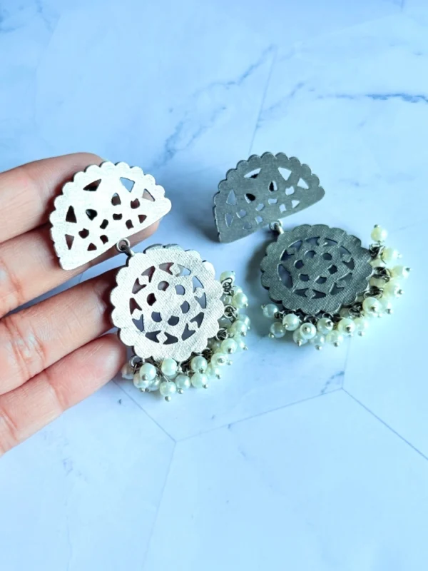 silver-look-alike-drop-earrings