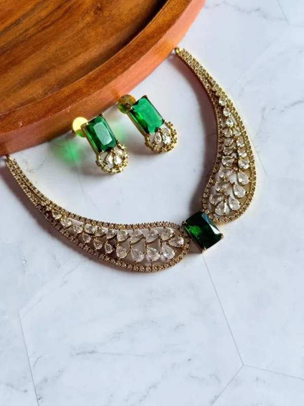 green-ad-stone-choker-set