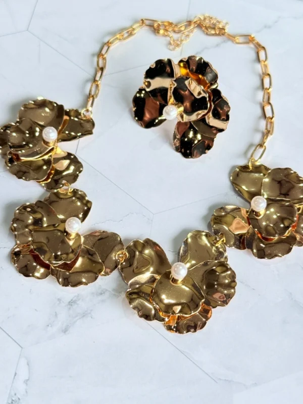 golden-flower-petals-necklace-set