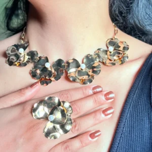 flower-petals-necklace-set