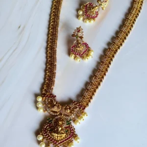 gini-long-idol-motif-necklace-set