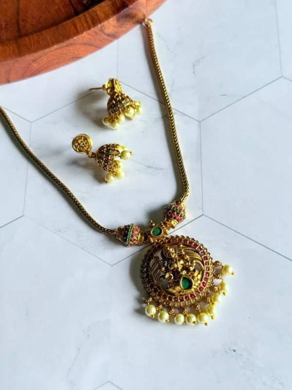mahalakshmi-pendant-necklace