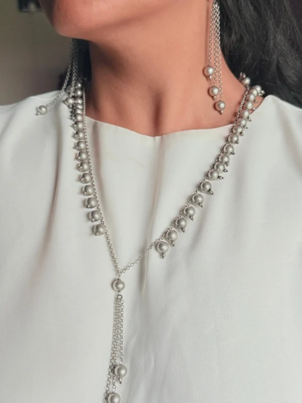 sleek-silver-oxidised-long-necklace-set