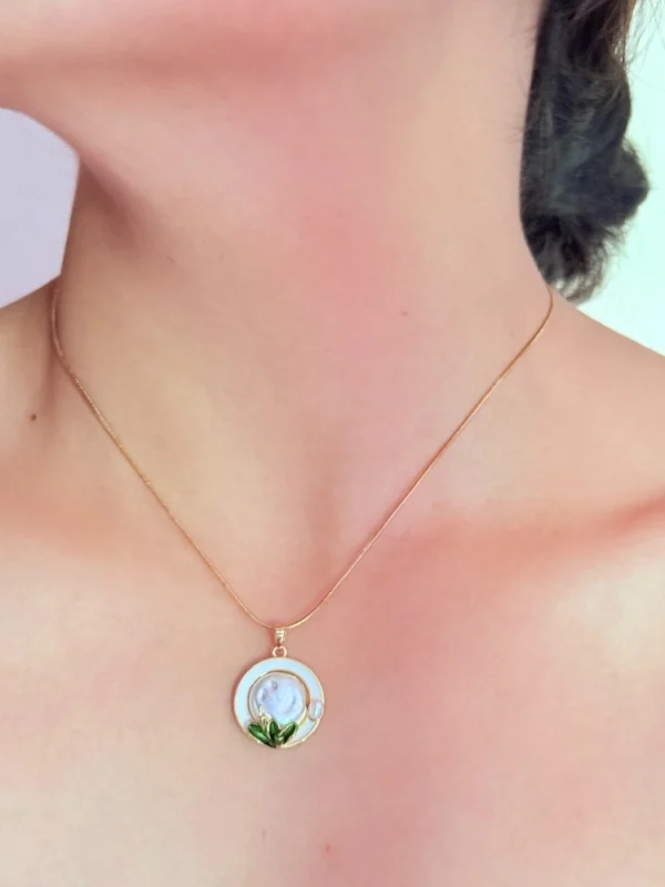 white-enamel-necklace