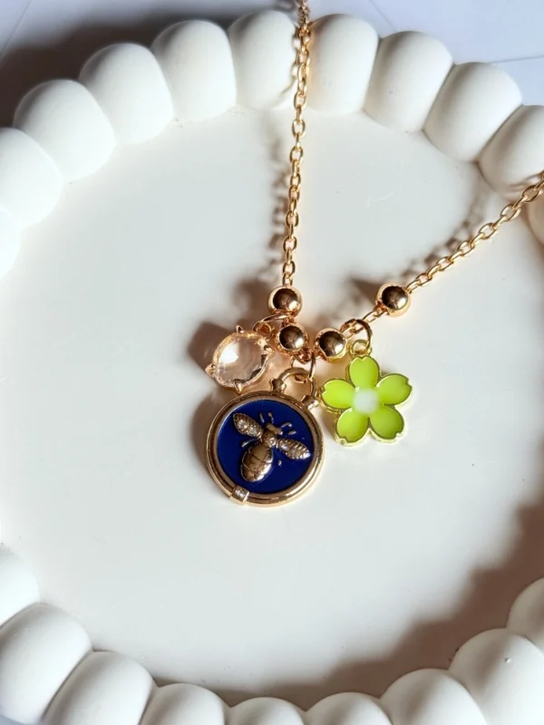 bees-charm-pendant-necklace