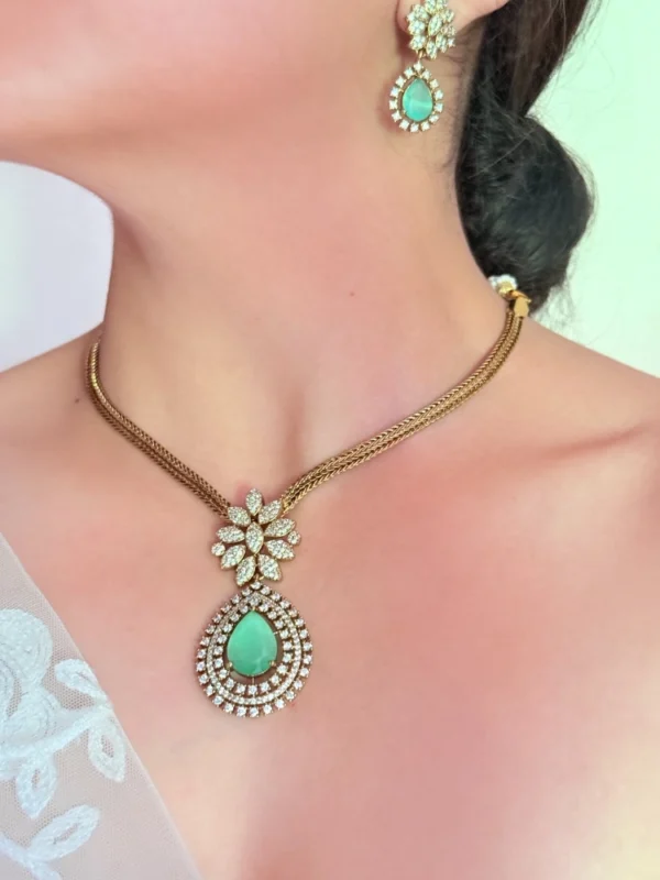 mint-green-traditional-necklace