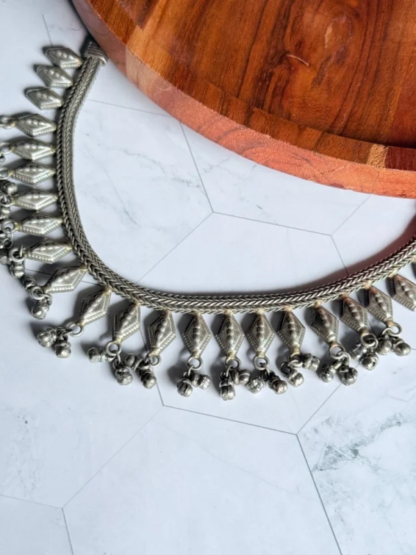 silver-look-alike-necklace