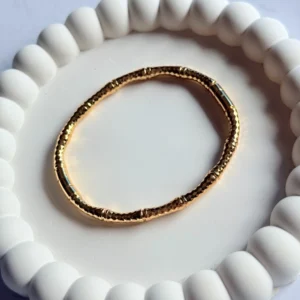 sleek-western-golden-bangle