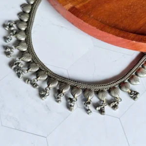 unique-antique-solid-sleek-necklace