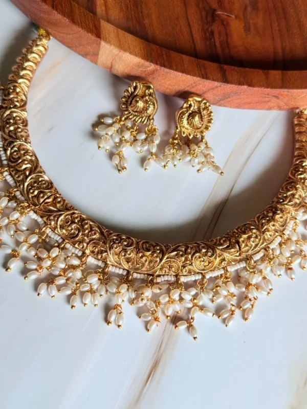 antique-temple-rice-pearl-choker-set