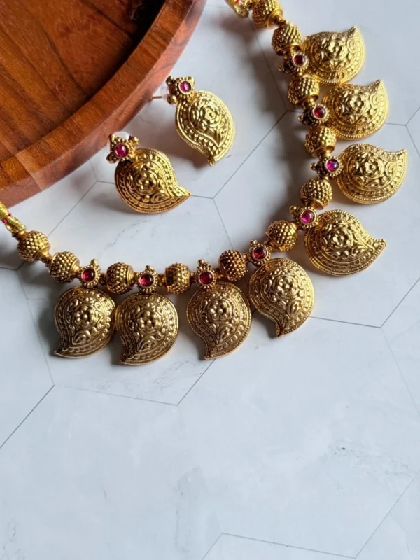 mango-design-temple-necklace