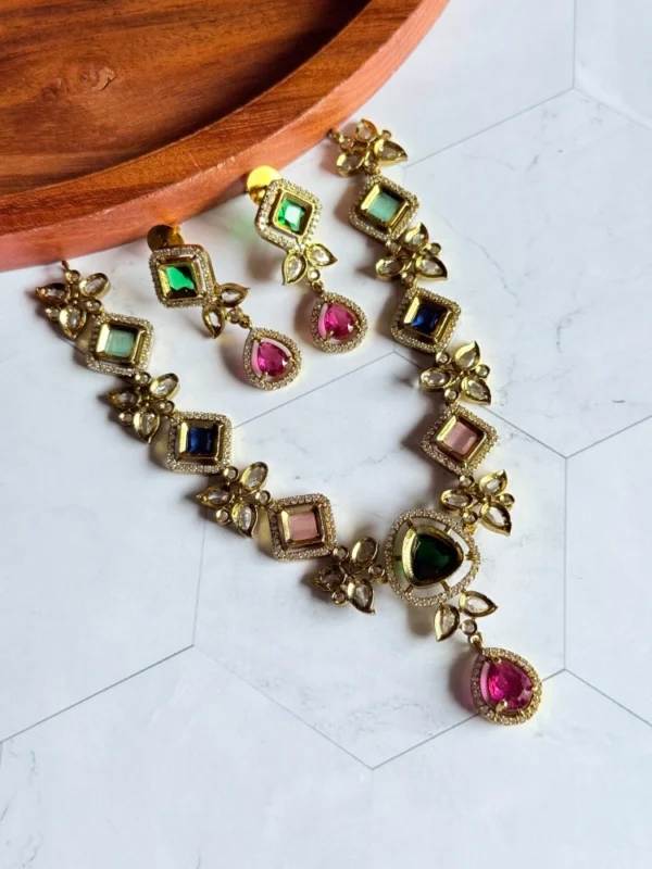 multicolor-ad-necklace-set
