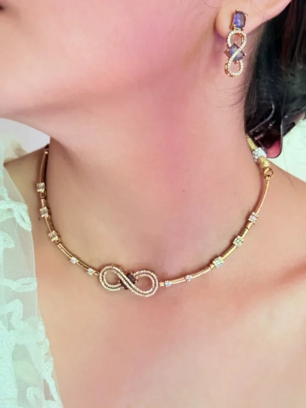 purple-sleek-necklace