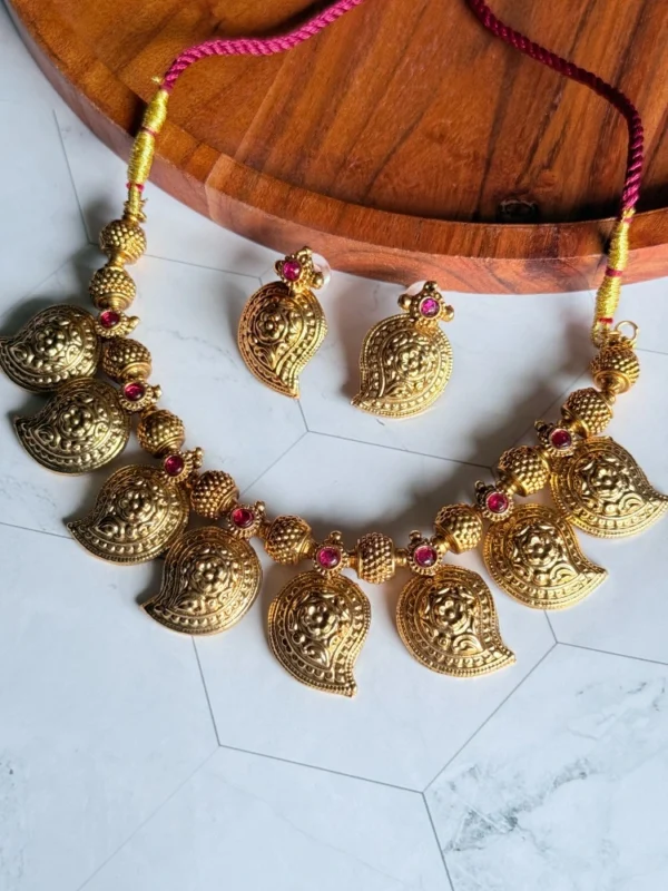traditional-mango-style-necklace-set