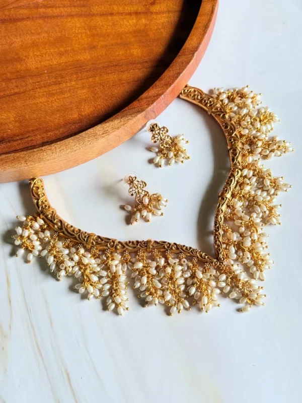 unique-traditional-choker-set
