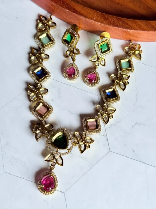 victorian-multicolor-ad-necklace-set