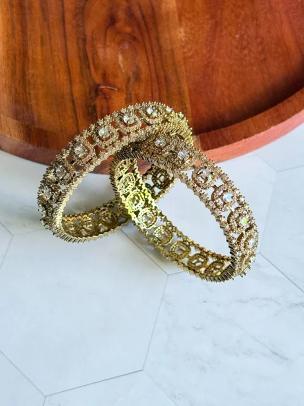 white-ad-stone-bangle