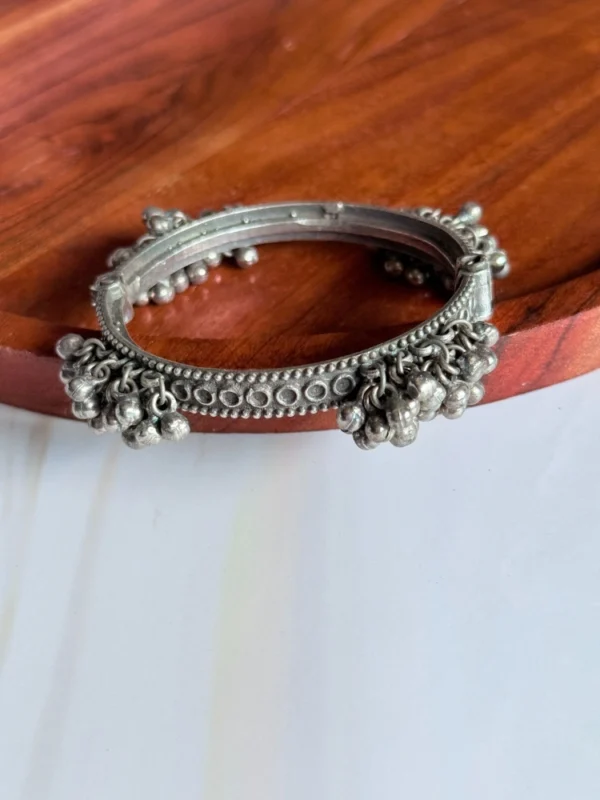 silver-look-alike-bangle