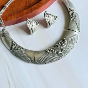 silver-lookalike-necklace-set