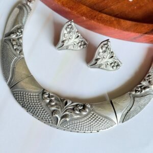 silver-lookalike-necklace-set