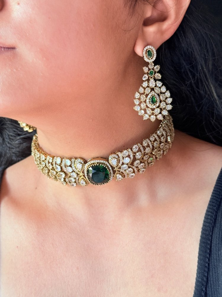 gorgeous-ad-green-choker-set