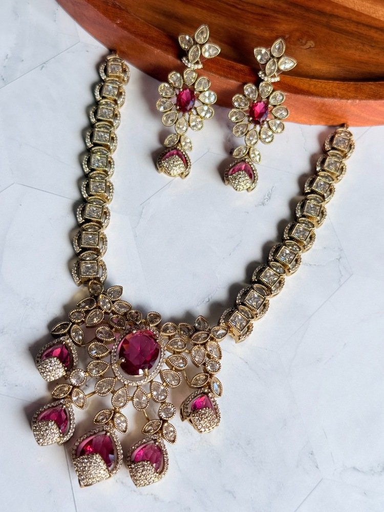 gorgeous-red-big-pendant-set