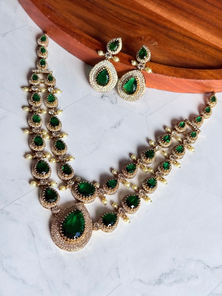 emerald-green-ad-necklace-set