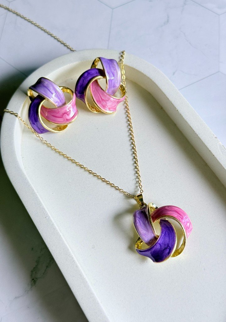enamel-pendant-necklace-set