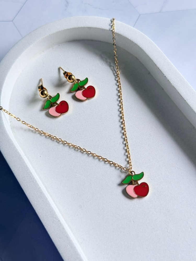 cute-strawberry-necklace-set
